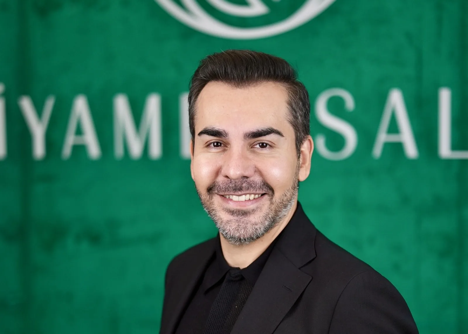 Uzm. Dr. Siyamek Saleki - Kozmetik Dermatolog